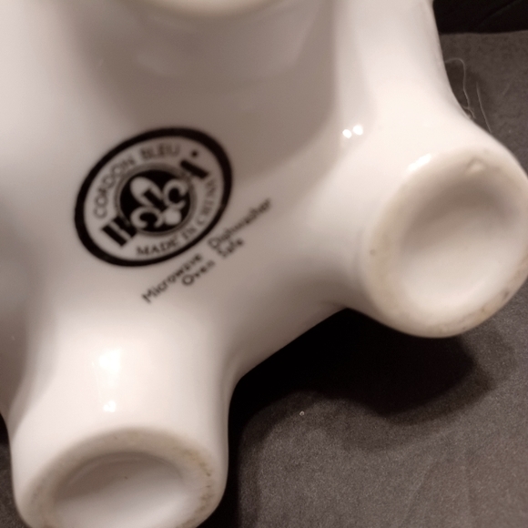 Elegant, amusing Elephant Tea Pot. Fun and functional. - Picture 5 of 5